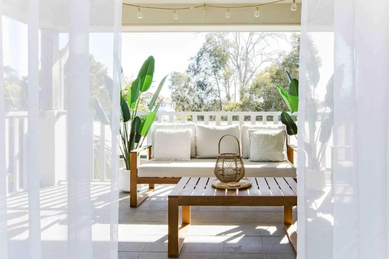 Bright & Cosy 2 Bed, 2 Bath Apartment, With Pool Tweed Heads