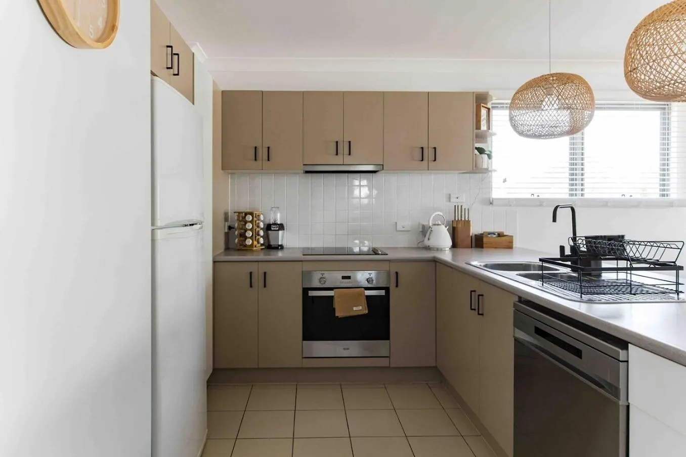 Bright & Cosy 2 Bed, 2 Bath Apartment, With Pool Tweed Heads